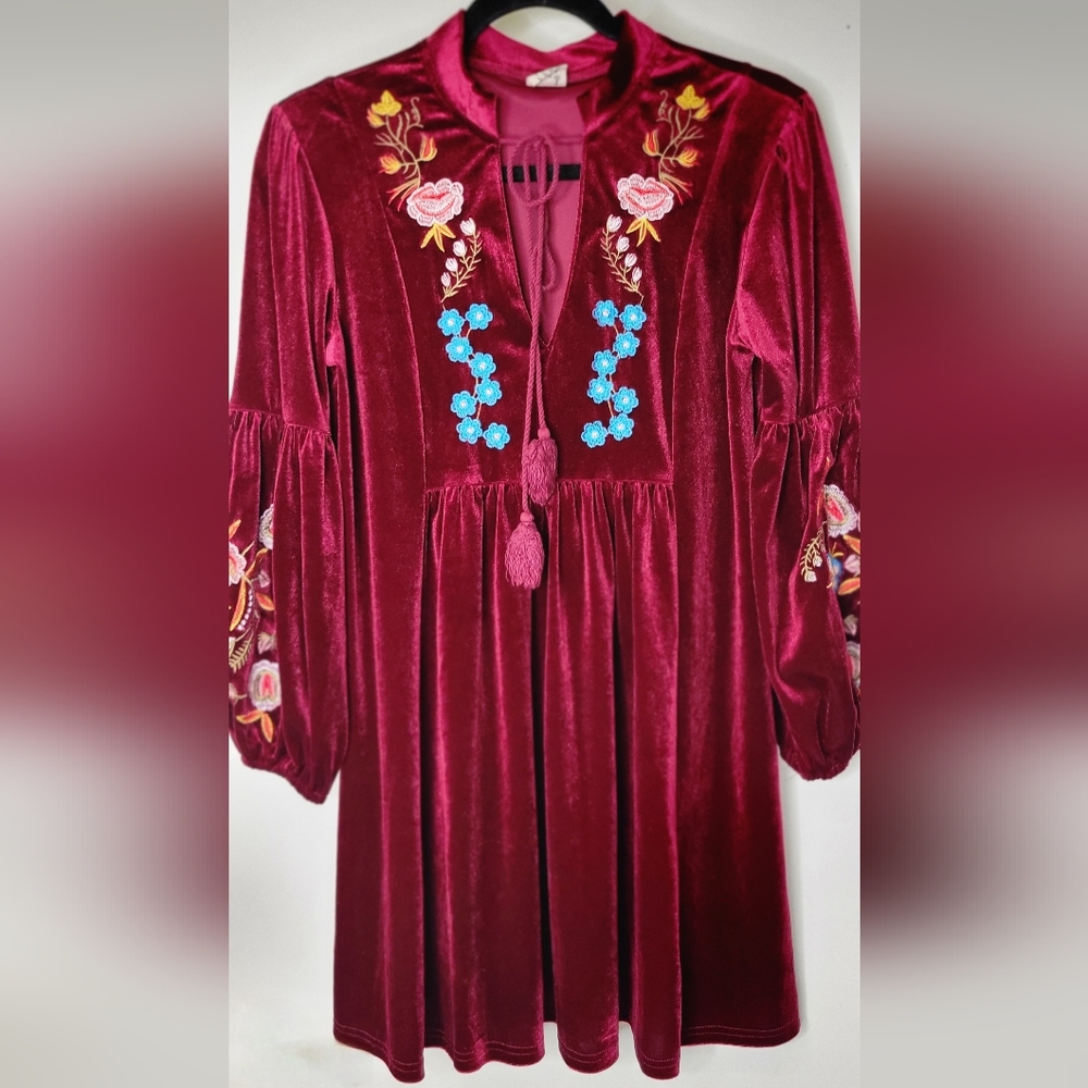 Aofur Smooth Velvet Floral Embroidered Balloon Sleeve Tunic Dress - SIZE SMALL - Picture 4 of 16